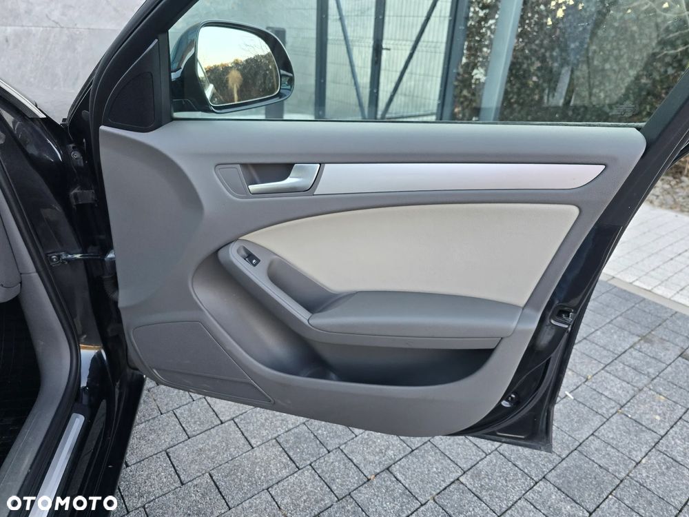 Audi A4 Avant 2.0 TDI DPF Ambiente - 23