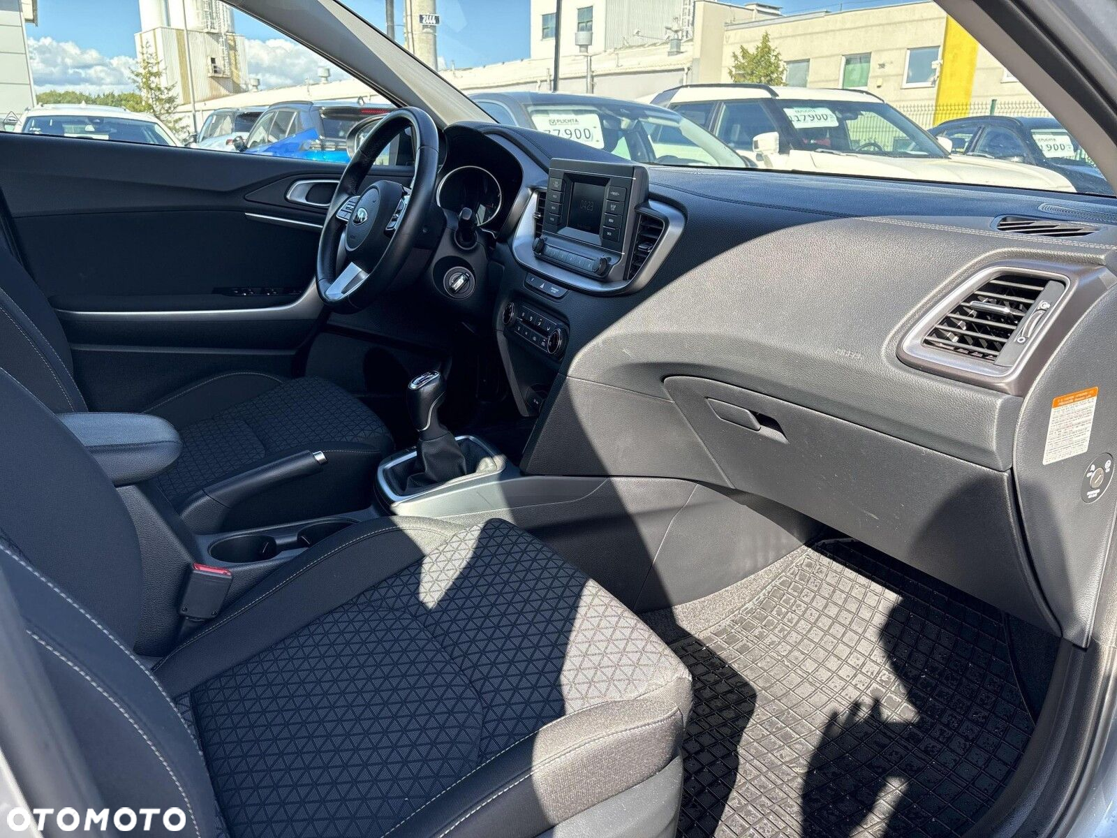 Kia Ceed - 9