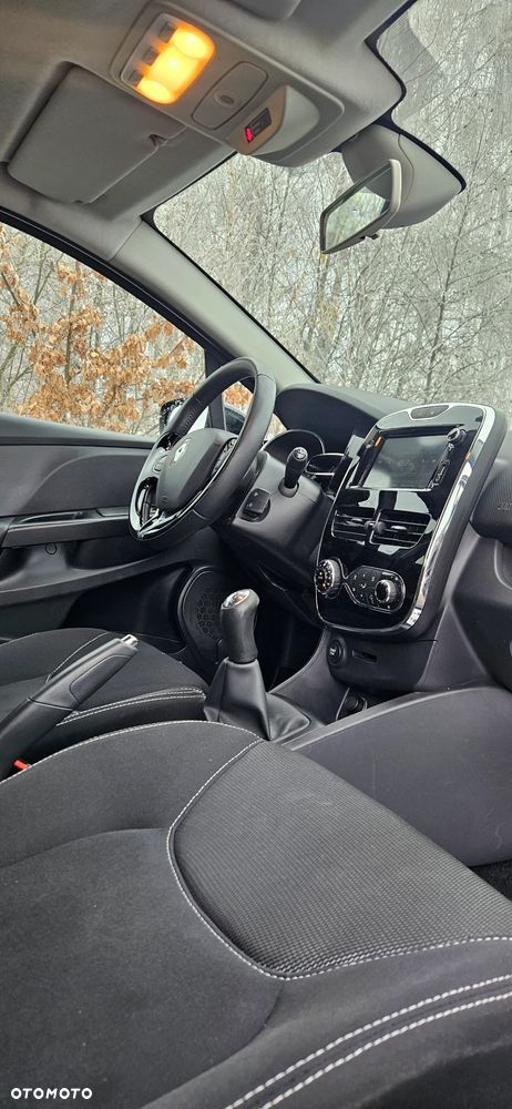 Renault Clio 1.2 16V 75 Expression - 10