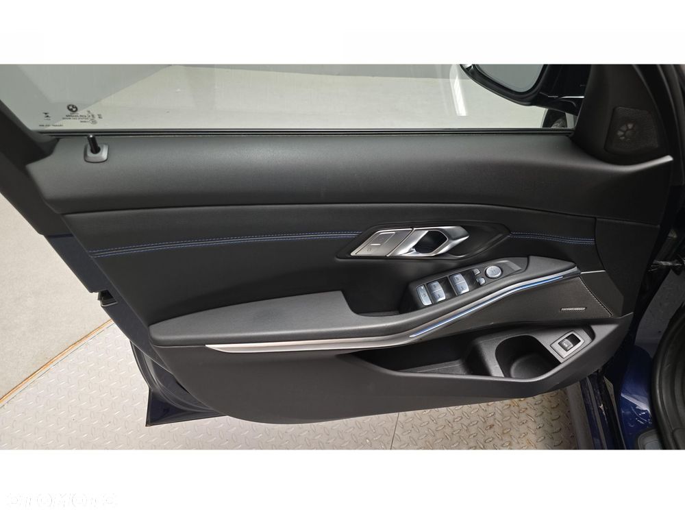 BMW Seria 3 - 17
