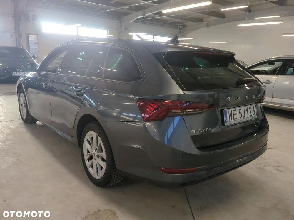 Skoda Octavia 2.0 TDI Ambition DSG - 3