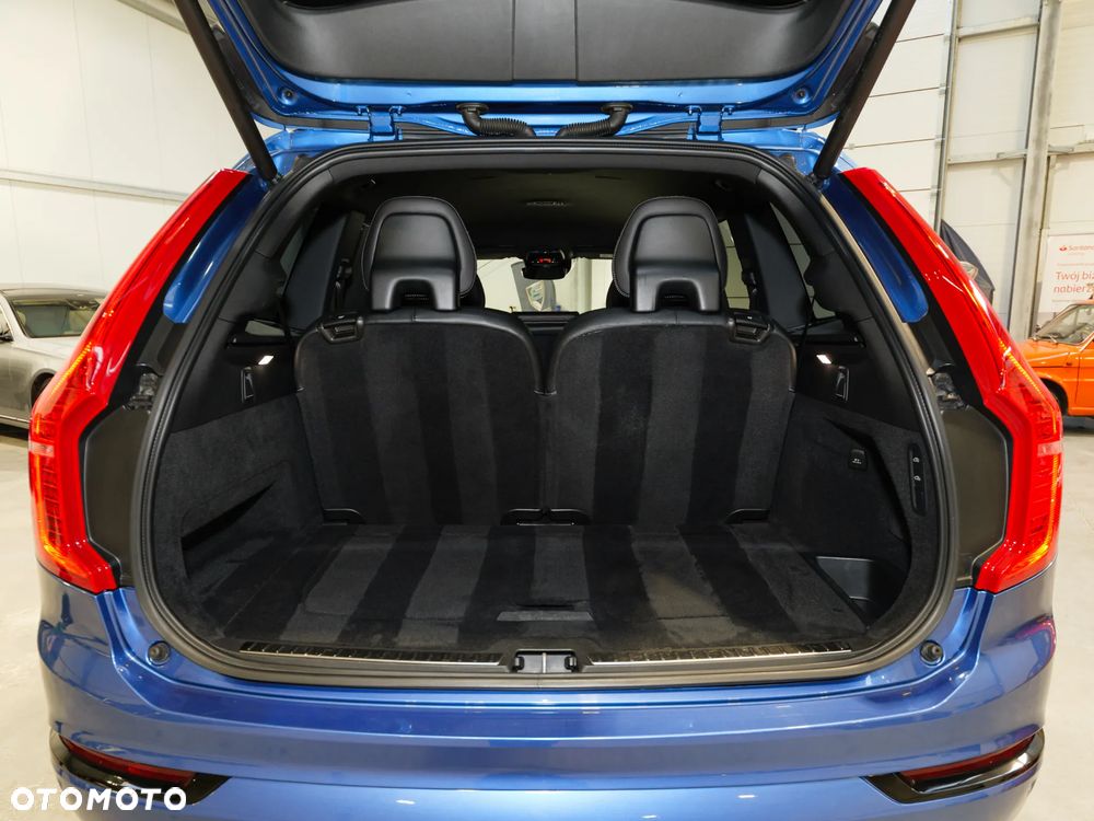 Volvo XC 90 D5 SCR AWD R-Design 7os - 36
