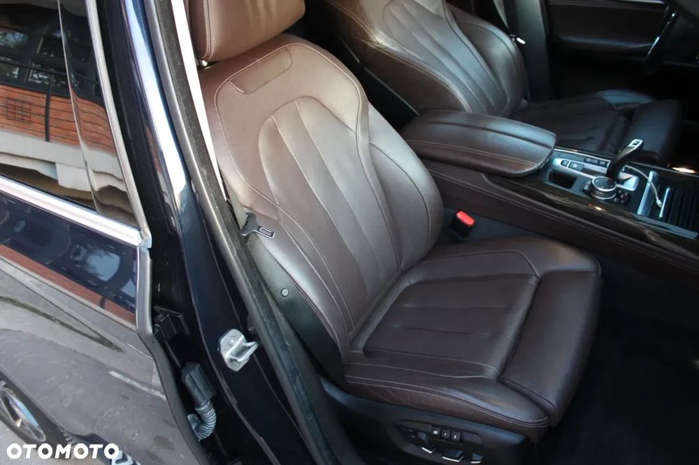 BMW X5 xDrive50i - 13