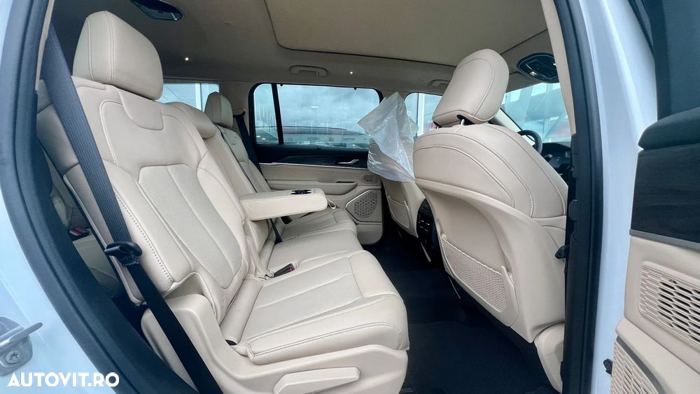 Jeep Grand Cherokee - 15