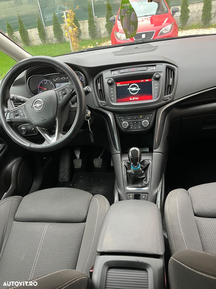 Opel Zafira - 8