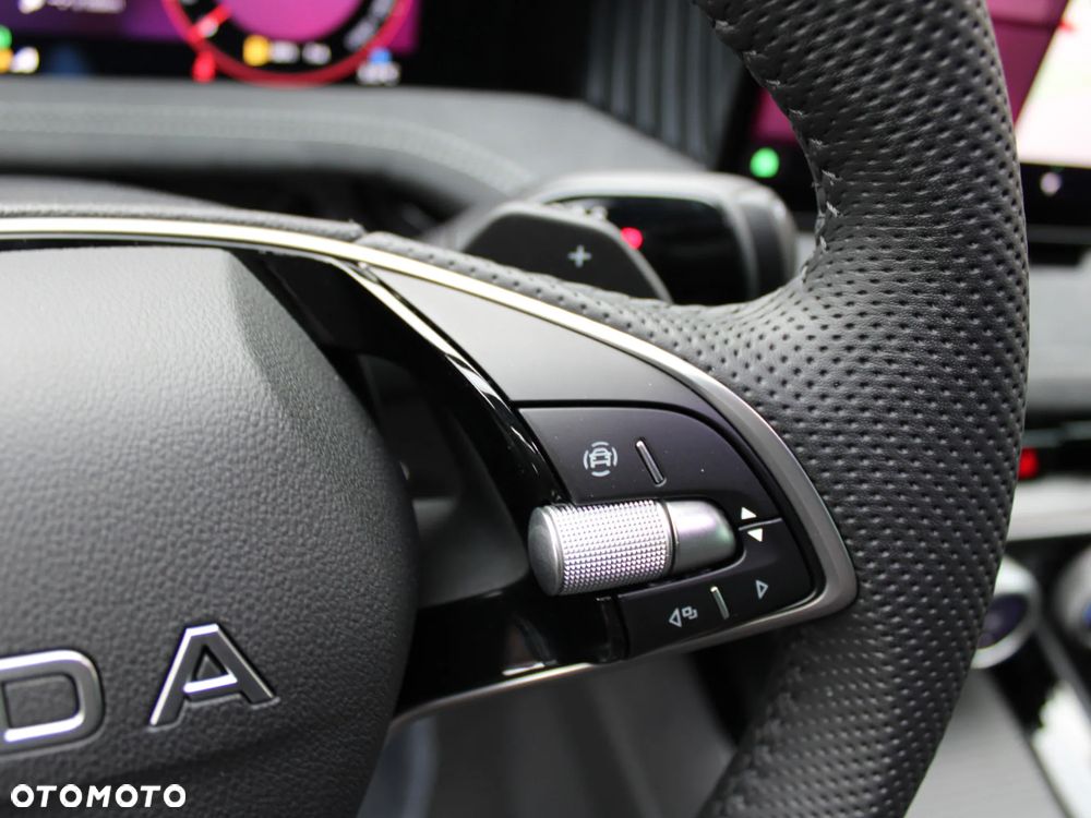 Skoda Superb 2.0 TDI SCR 4x4 Sportline DSG - 12