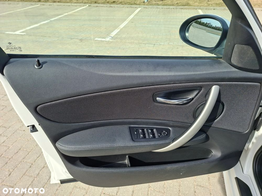 BMW Seria 1 118d DPF Edition Sport - 12