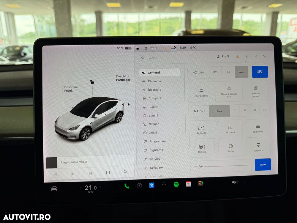 Tesla Model Y - 22