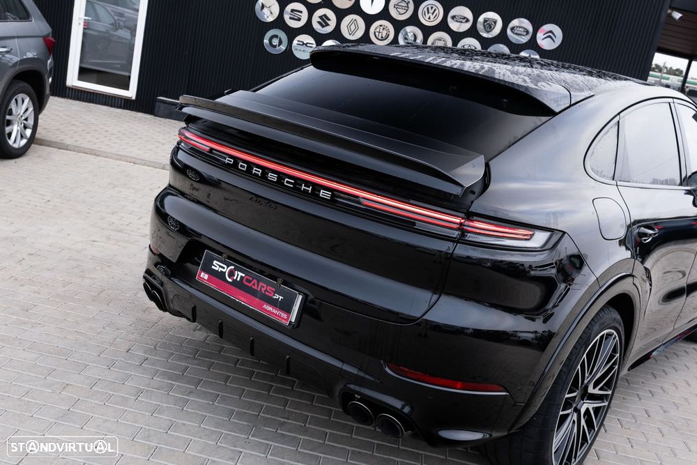 Porsche Cayenne Coupé Turbo E-Hybrid - 12