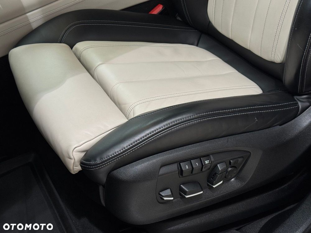 BMW X6 xDrive35i - 11