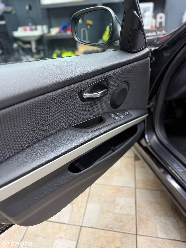 BMW Seria 3 320d - 16
