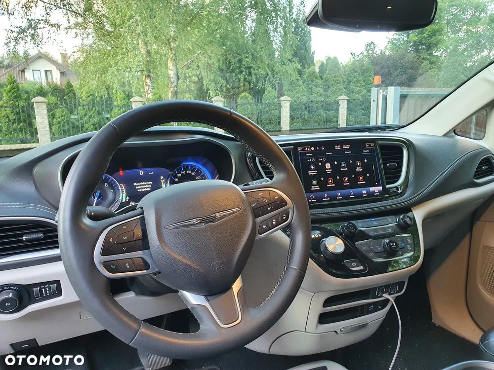 Chrysler Pacifica - 14