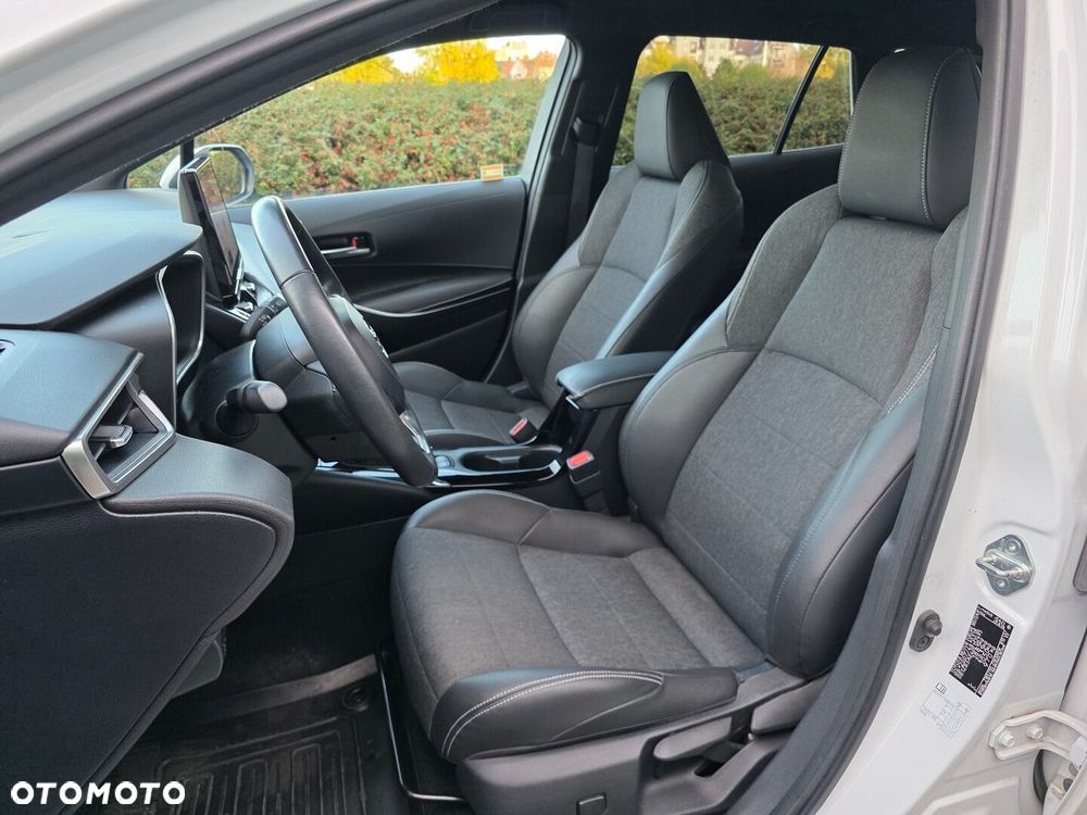 Toyota Corolla 1.8 Hybrid Style - 18