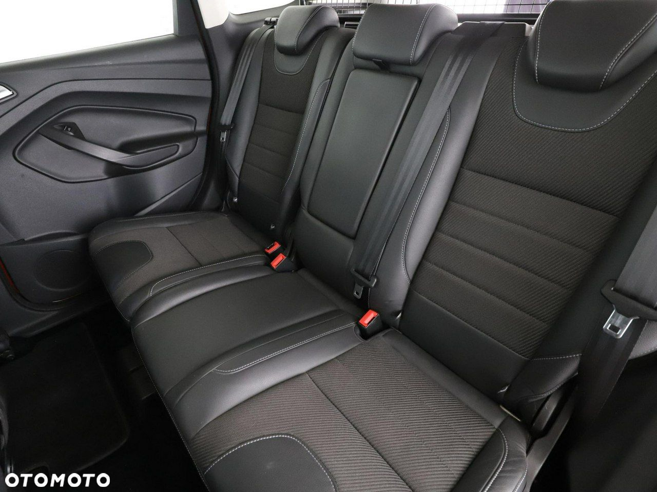 Ford Kuga 2.0 TDCi 2x4 Titanium - 17