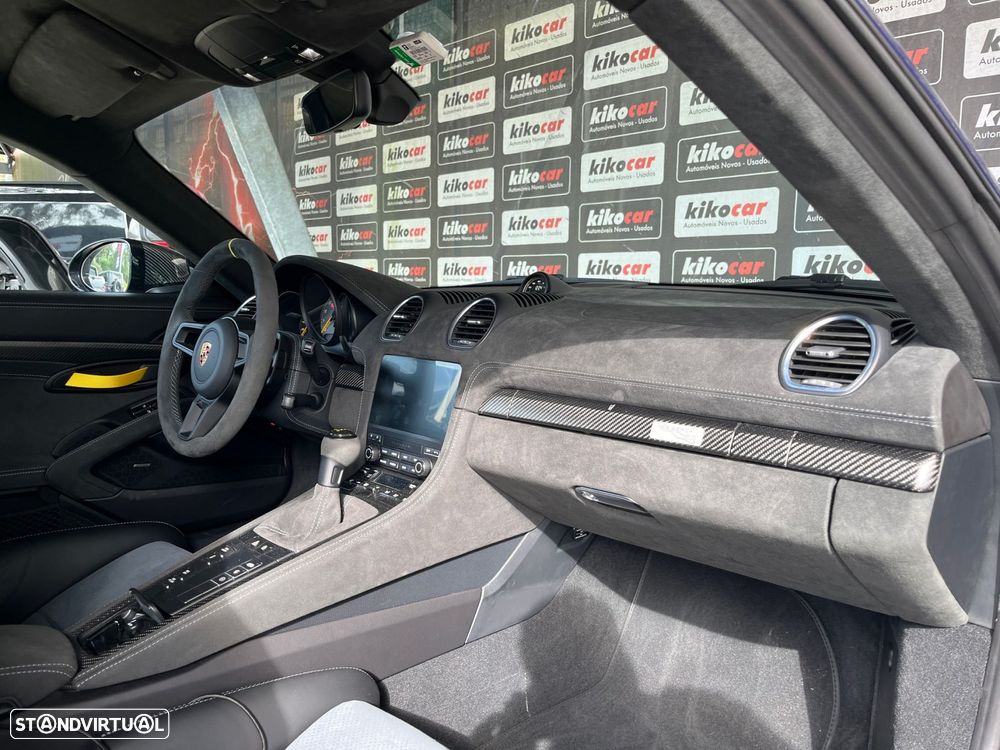 Porsche 718 Cayman GT4 RS - 43