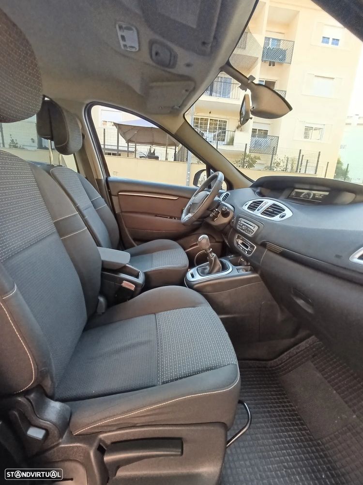 Renault Grand Scénic 1.5 dCi Dynamique S 7L - 19