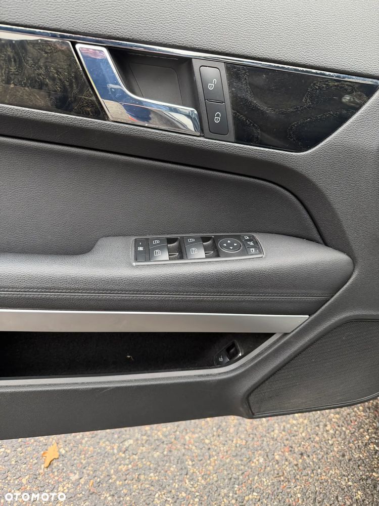 Mercedes-Benz Klasa E - 23