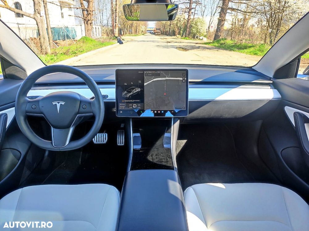 Tesla Model 3 - 2