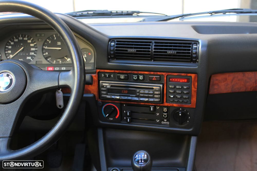 BMW 325 i Touring - 18