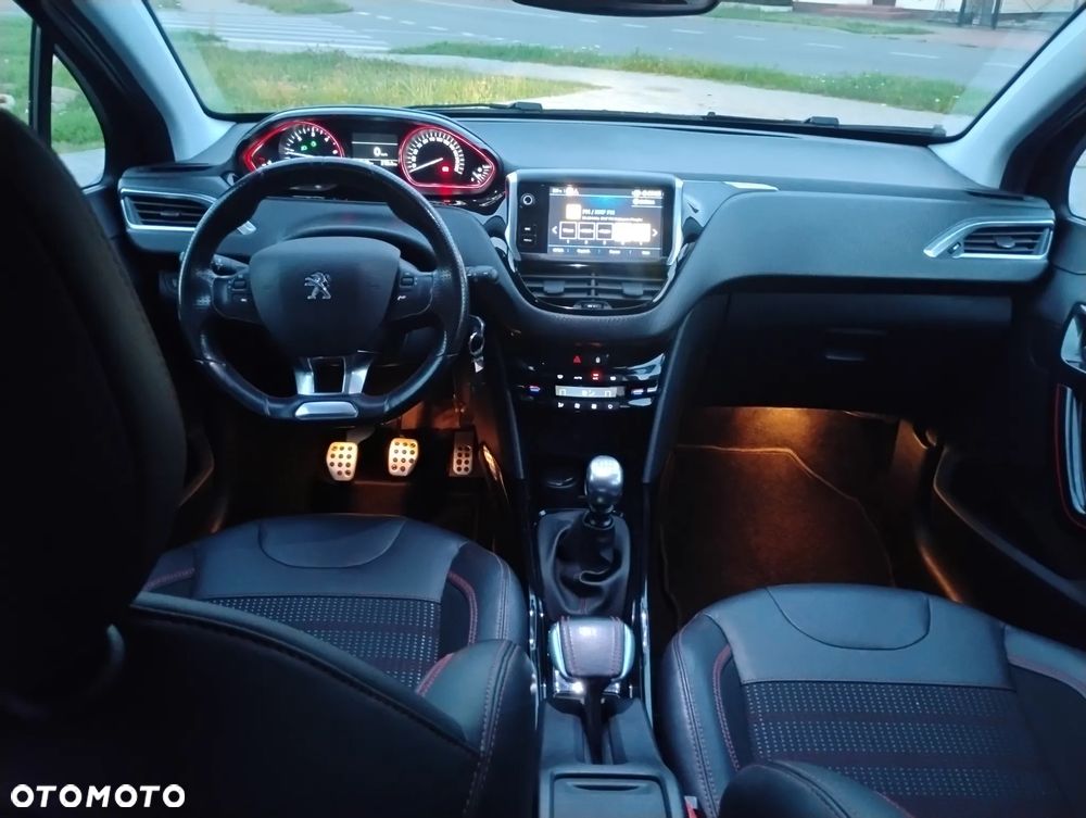 Peugeot 2008 BlueHDi FAP 120 STOP & START GT-Line Edition - 6