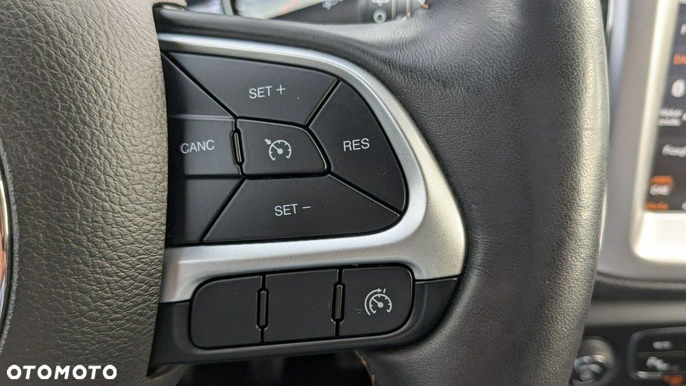 Jeep Compass - 33