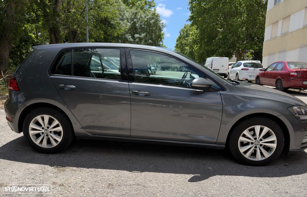 VW Golf 1.6 TDI Confortline - 4