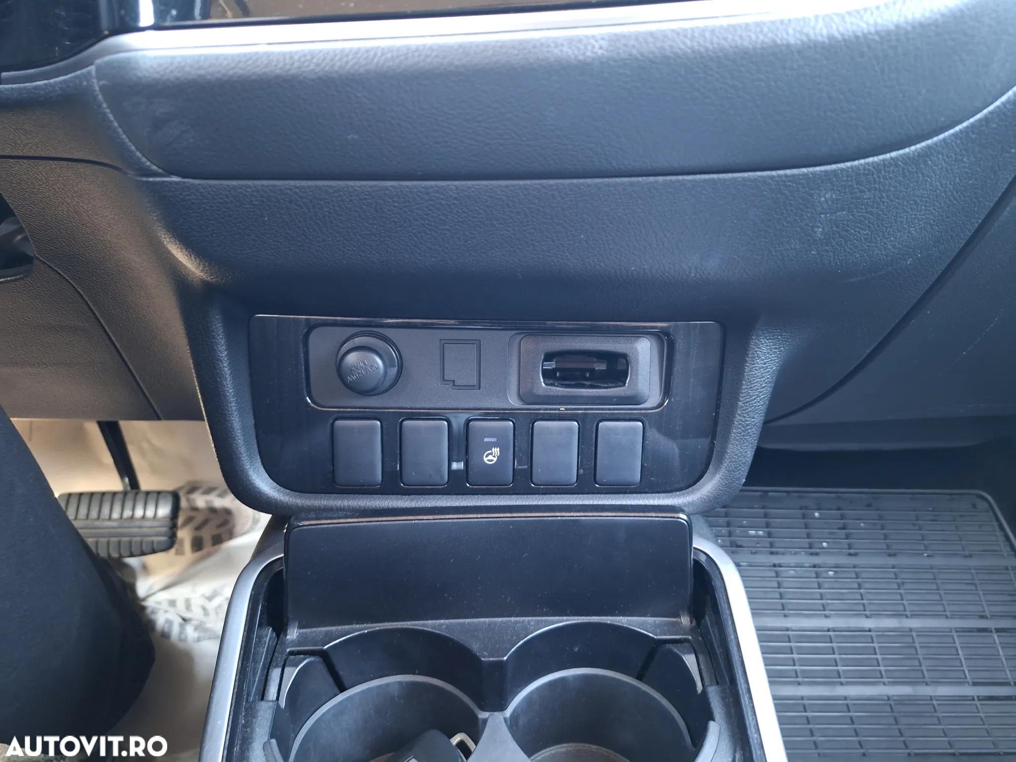 Mitsubishi Outlander - 15