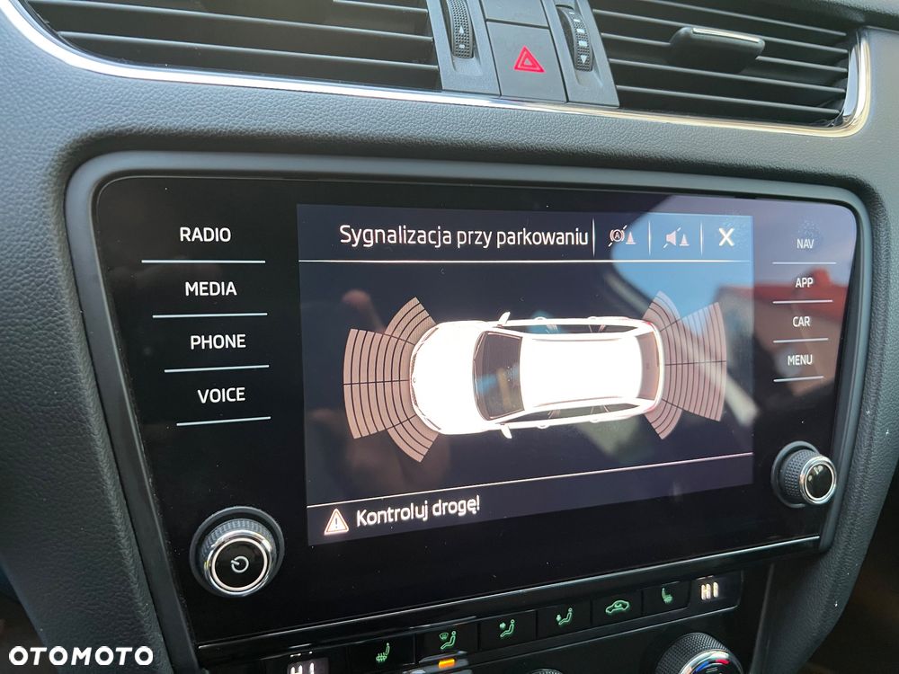Skoda Octavia 1.6 TDI SCR Clever DSG - 20