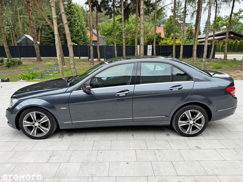 Mercedes-Benz Klasa C 250 CGI Automatik BlueEFFICIENCY Avantgarde - 16