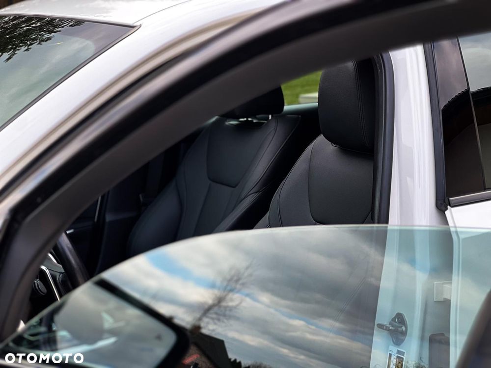 BMW Seria 3 330i Sport Line sport - 31