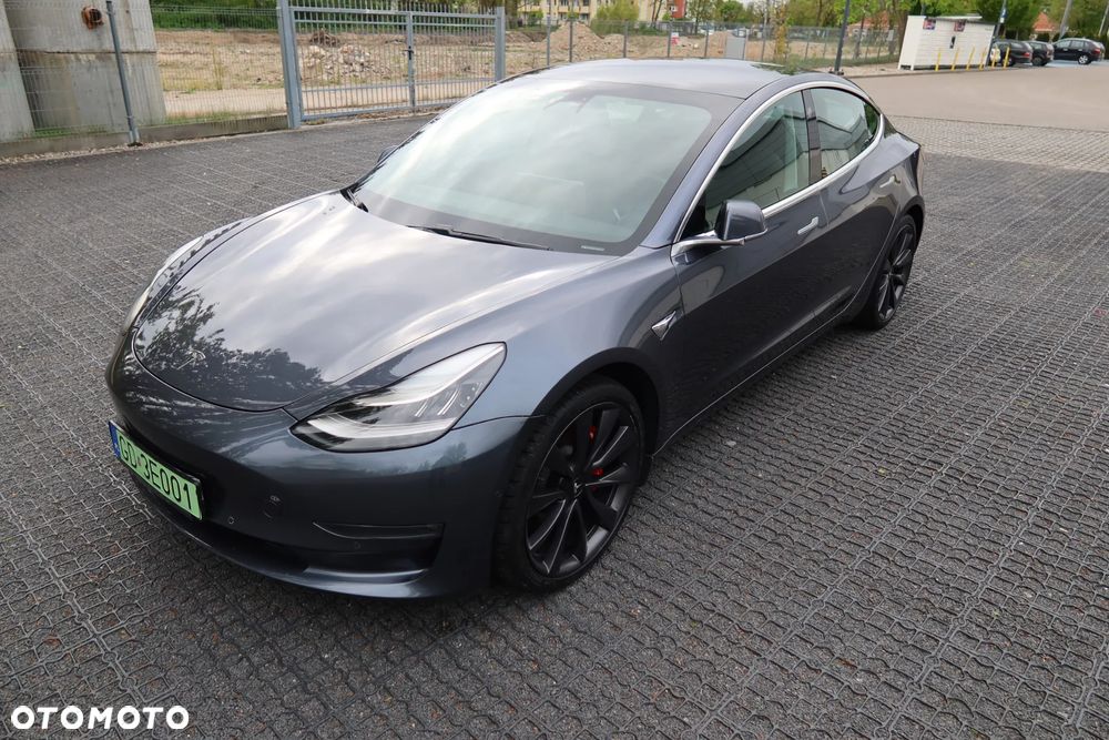 Tesla Model 3 - 5
