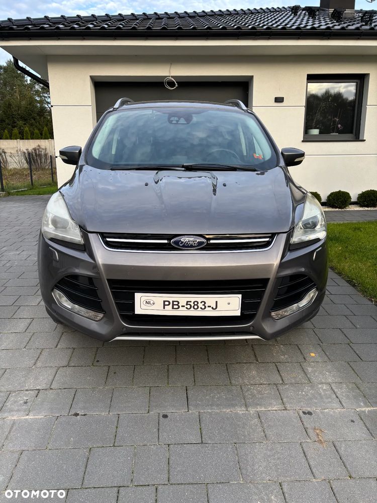 Ford Kuga 1.6 EcoBoost 2x4 Titanium - 3