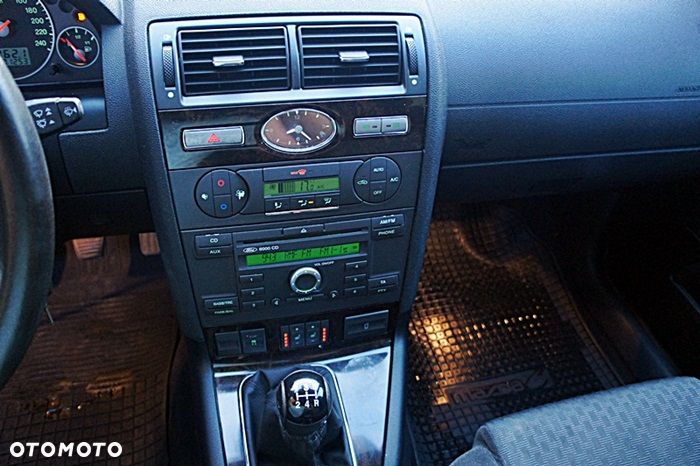 Ford Mondeo 1.8 Ghia - 6