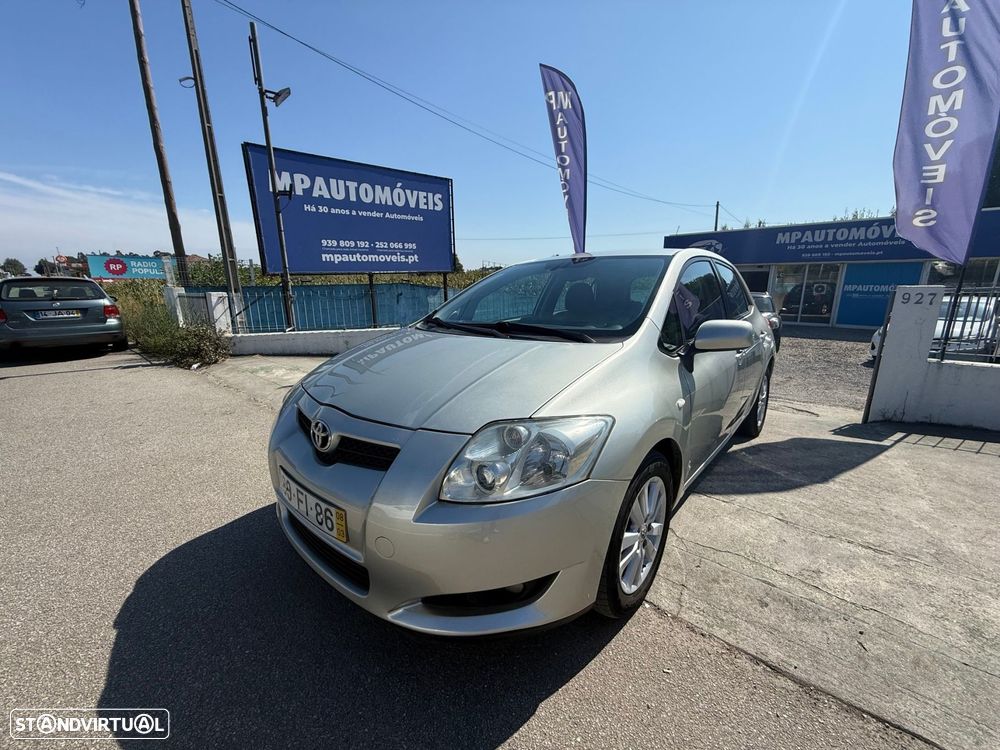 Toyota Auris - 1