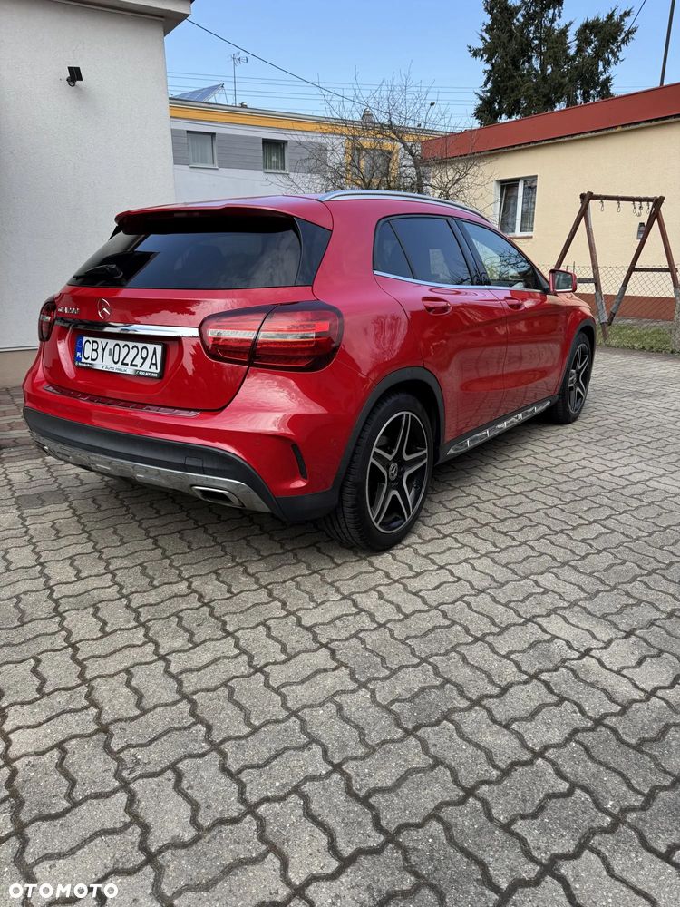 Mercedes-Benz GLA 200 7G-DCT AMG Line - 11