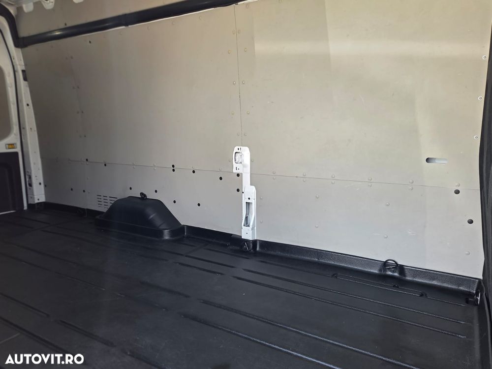 Ford New Transit L4H3 - 16