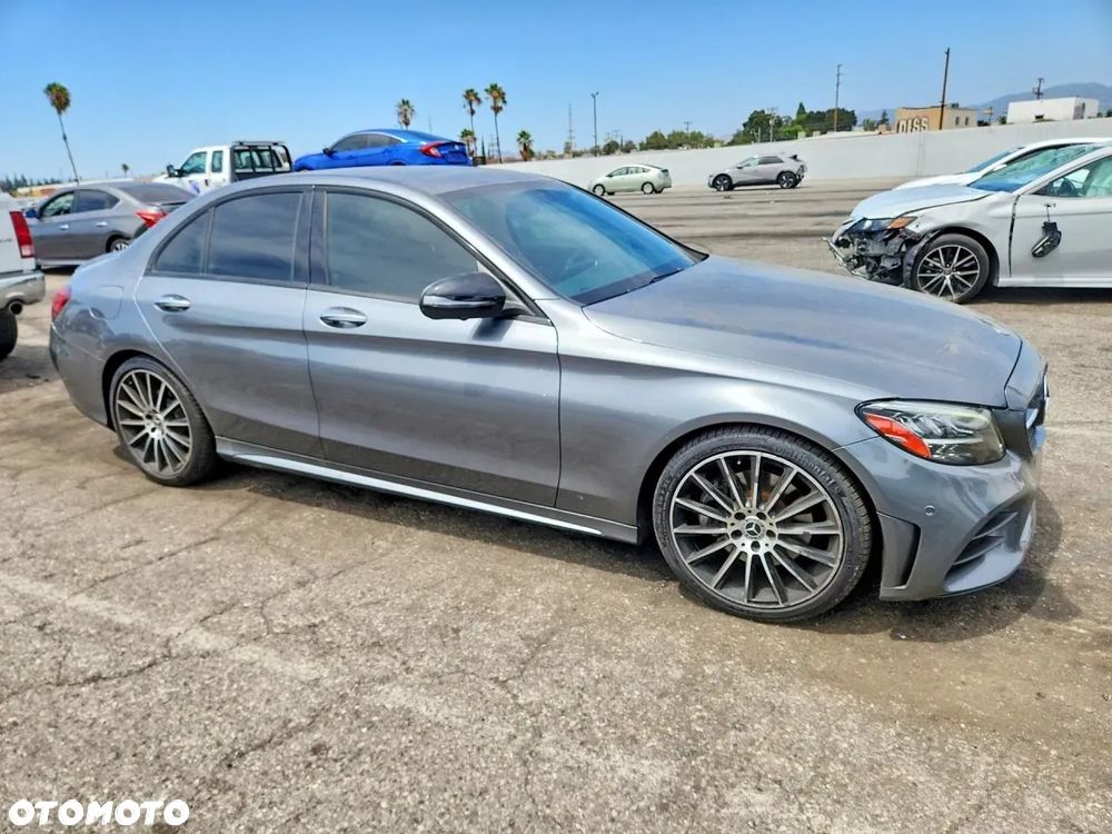 Mercedes-Benz C-Class 2020 photo 2