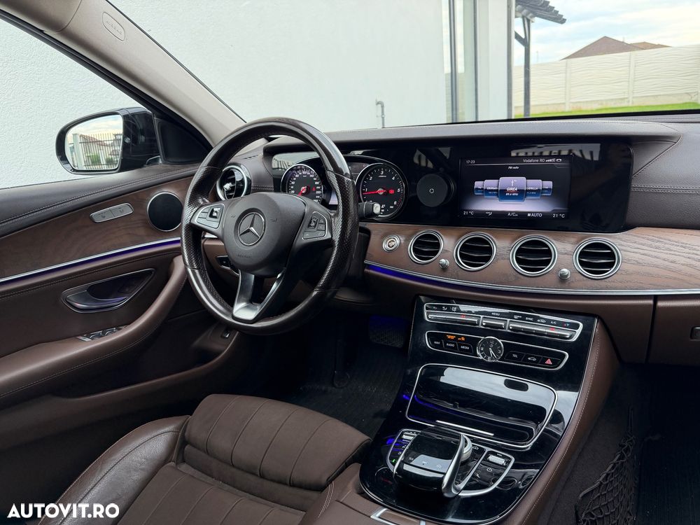 Mercedes-Benz E - 12