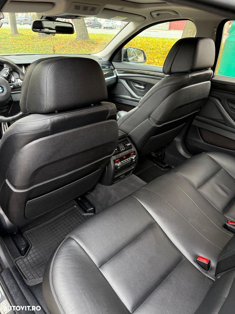 BMW Seria 5 530d xDrive - 7