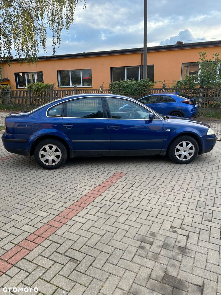 Volkswagen Passat 1.9 TDI Comfortline - 8
