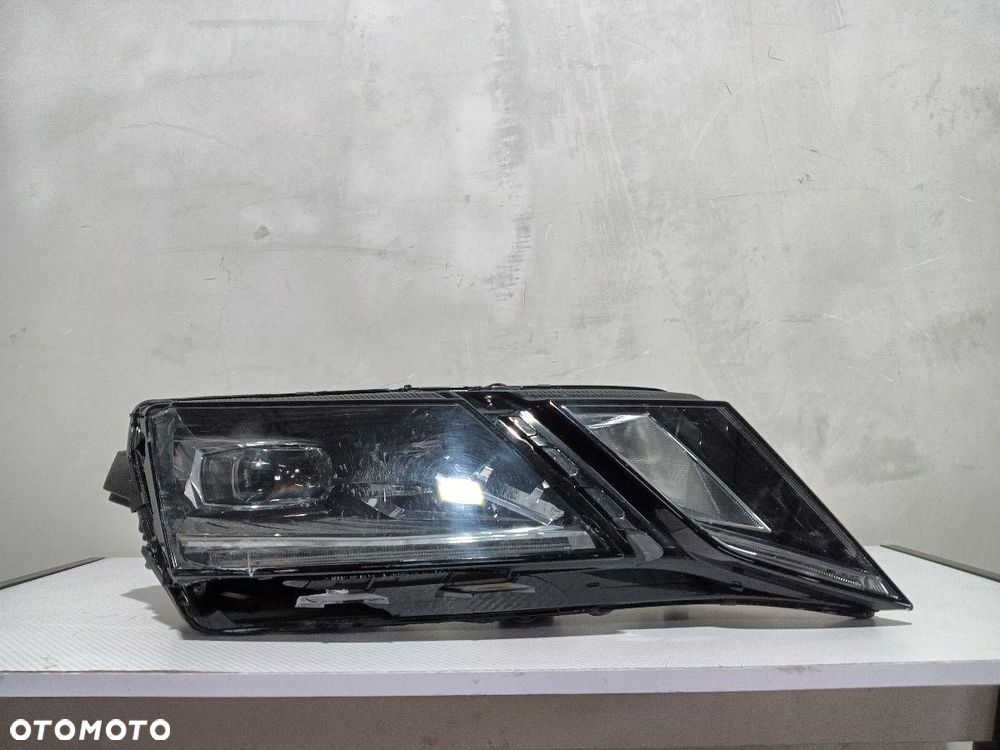 LAMPA PRZÓD PRZEDNIA PRAWA SKODA OCTAVIA III 5E1941018E - 2