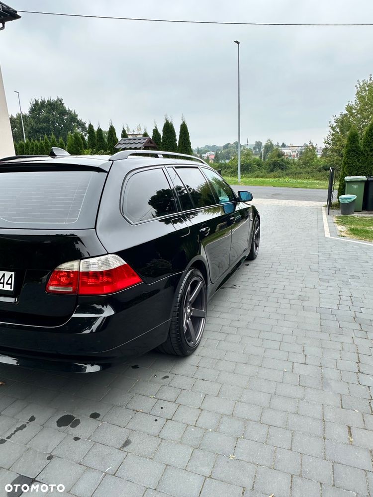 BMW Seria 5 525d - 13