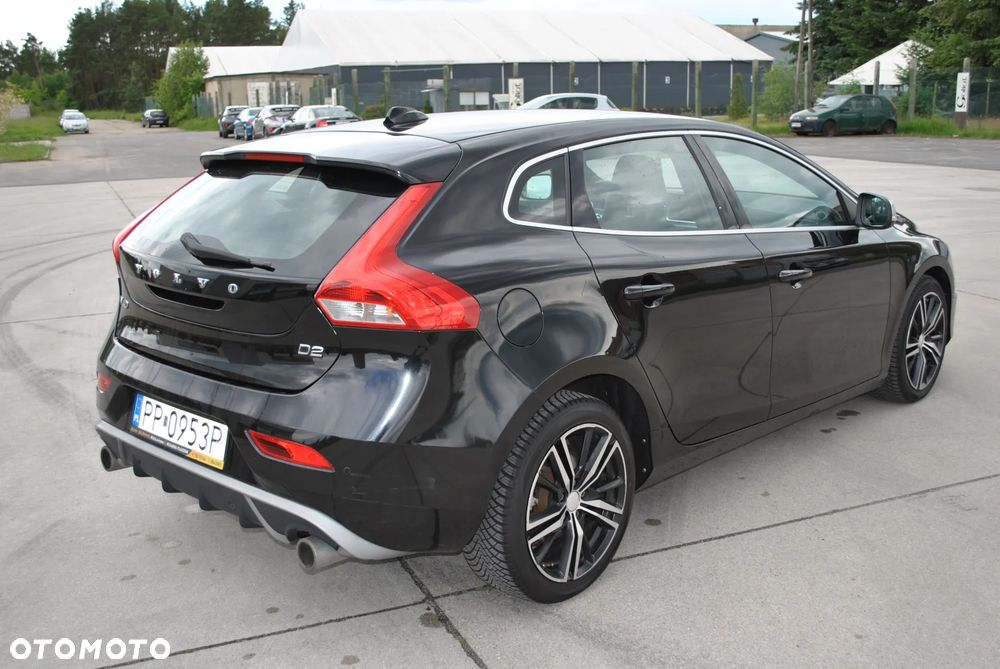 Volvo V40 D2 Drive-E R-Design Momentum - 5