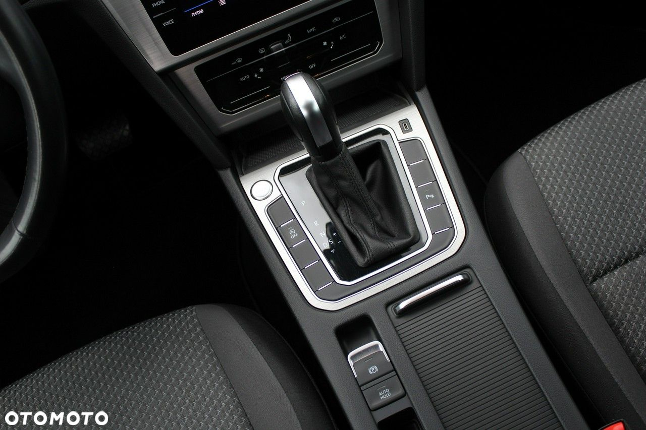 Volkswagen Passat 1.5 TSI EVO Essence DSG - 17