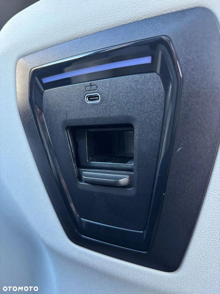 BMW Seria 5 520d xDrive - 28