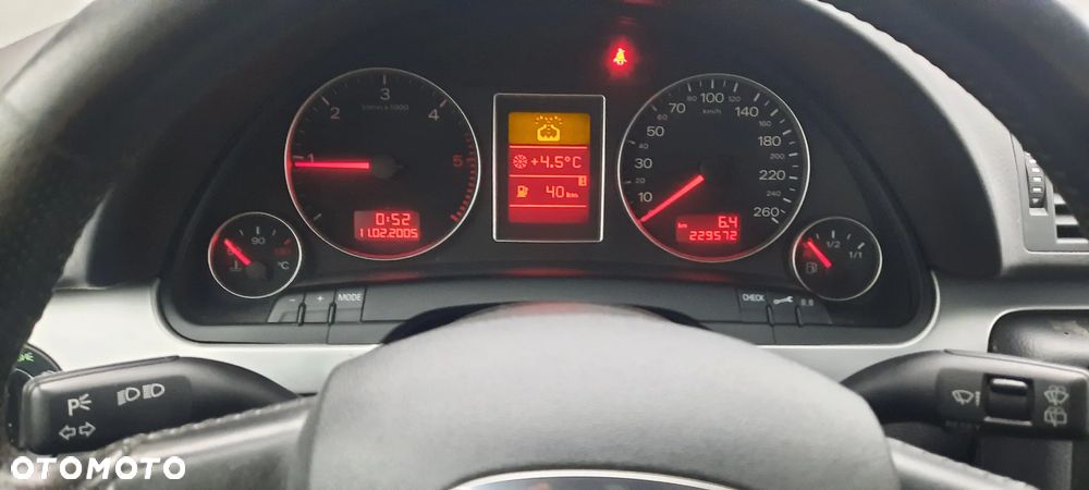 Audi A4 Avant 2.0 TDI Quattro - 28