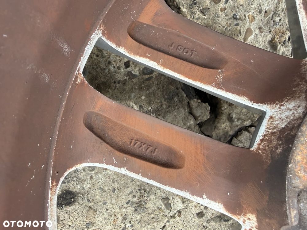 Felgi 17' koła Nissan Juke F15 N45701 5x114,3 17x7J ET40 centr 66,1 OE - 8