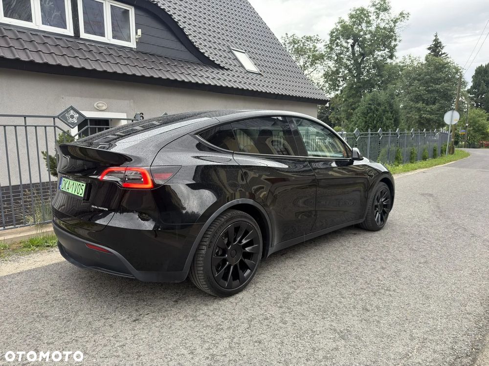 Tesla Model Y Long Range Dual Motor AWD - 5