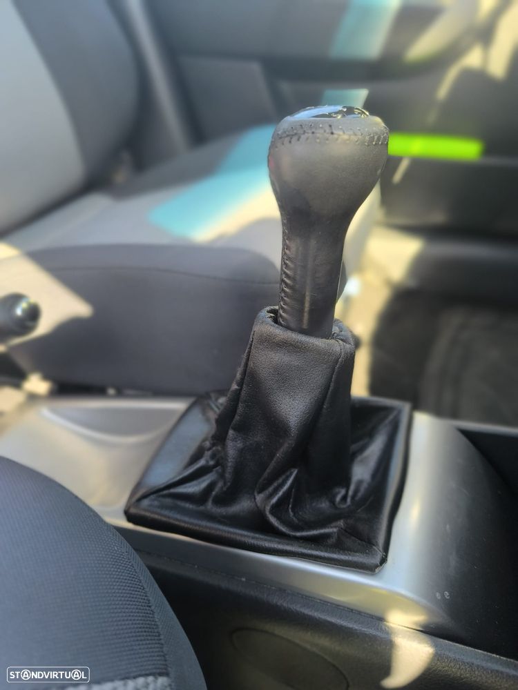 Chevrolet Aveo 1.2 LT Bi-Fuel - 23
