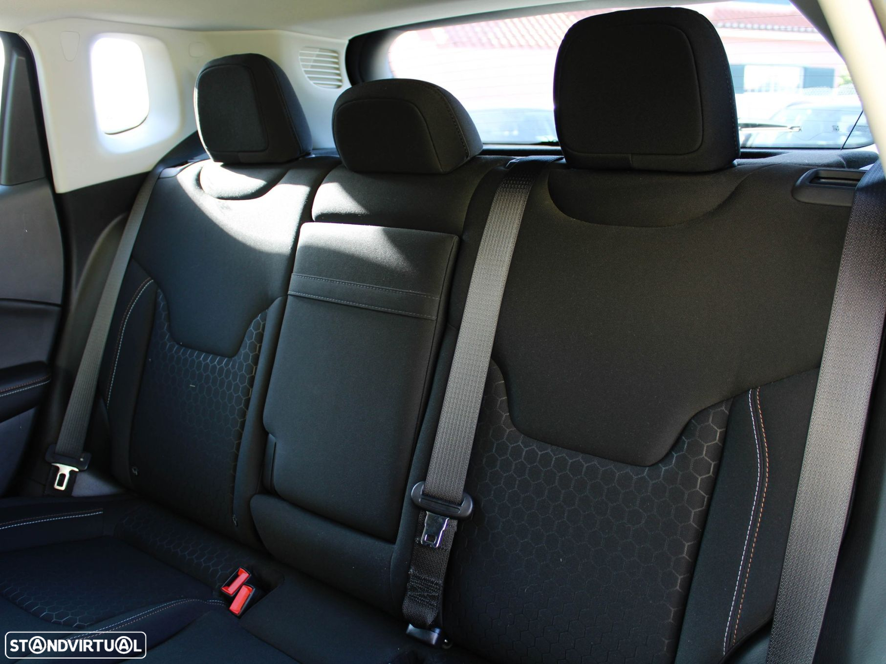 Jeep Compass 1.3 T Sport - 45